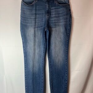 Judy Blue Faded Medium Blue Boyfriend Jeans